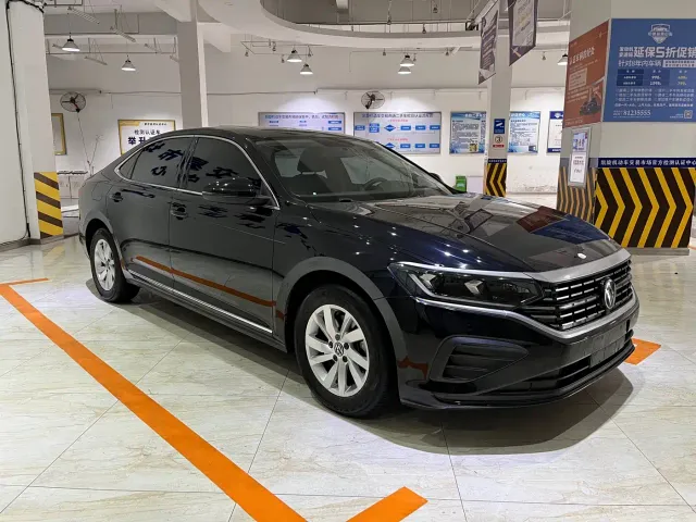 Volkswagen Passat — Фото автомобиля 3