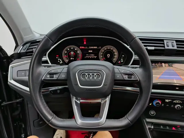 Audi Q3 — Фото автомобиля 16