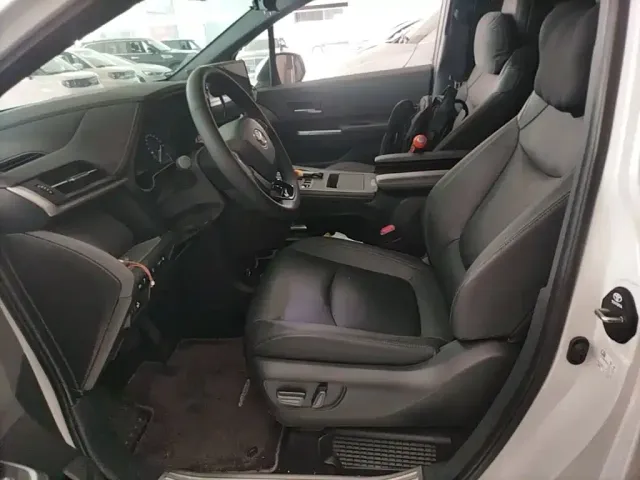 Toyota Sienna — Фото автомобиля 14