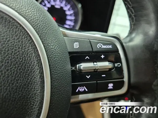 Kia Carnival Generation 4 — Фото автомобиля 7