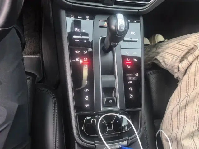 Porsche Macan — Фото автомобиля 16