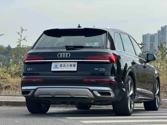 Audi Q7 — Фото автомобиля 4