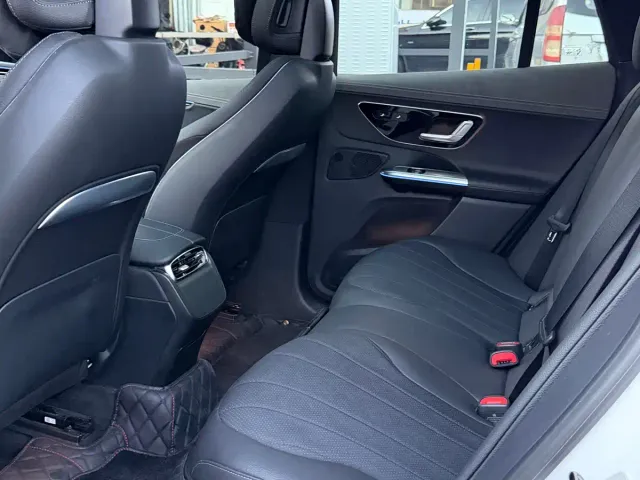 Mercedes-Benz EQE SUV — Фото автомобиля 10