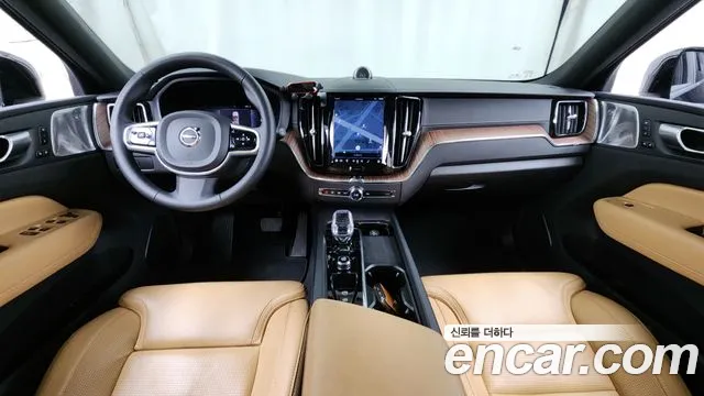 Вольво XC60 — Фото автомобиля 7