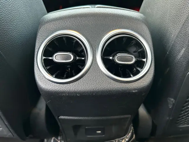 Mercedes-Benz A-Class — Фото автомобиля 26