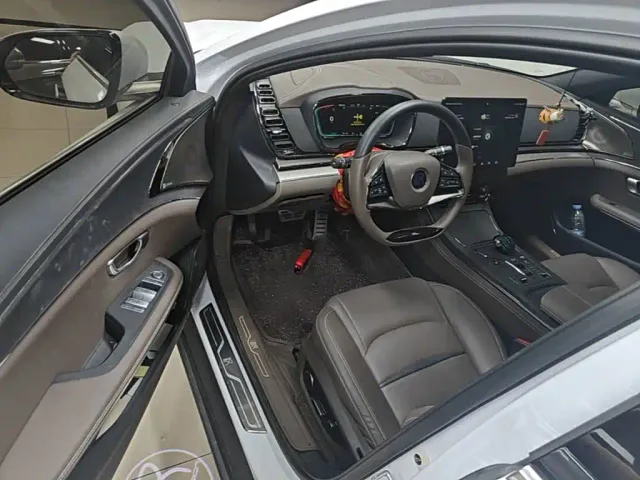 BYD Han — Фото автомобиля 15