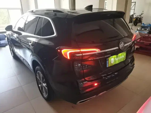 Buick Envision Plus — Фото автомобиля 4