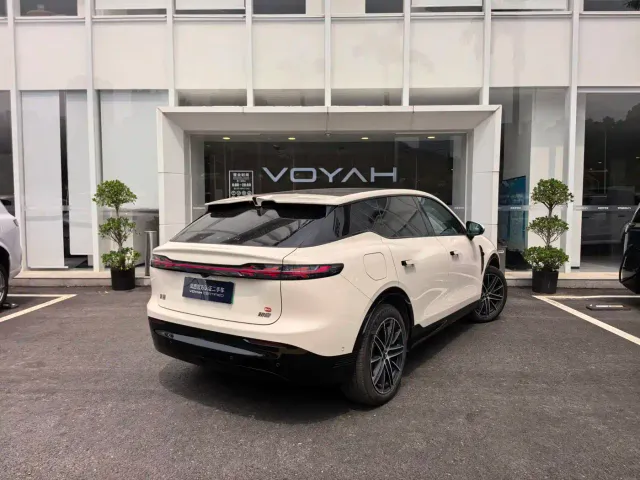 Voyah Zhiyin — Фото автомобиля 7