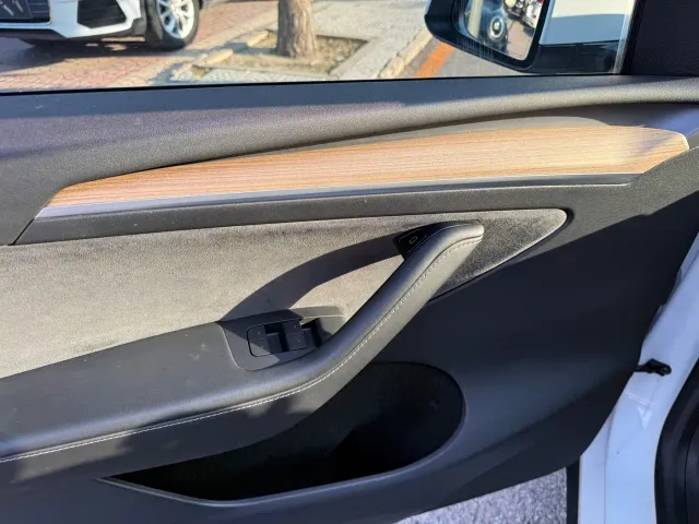 Tesla Model Y — Фото автомобиля 7