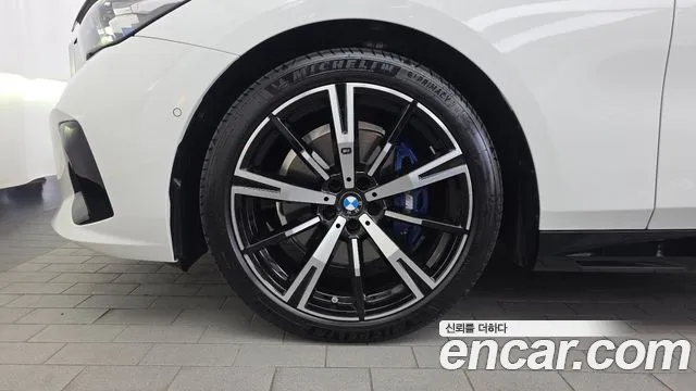 BMW 5 Series — Фото автомобиля 5