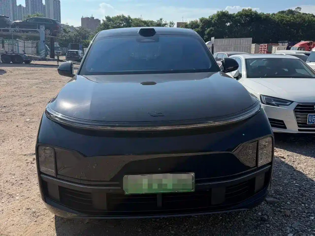Li Auto L9 — Фото автомобиля 2