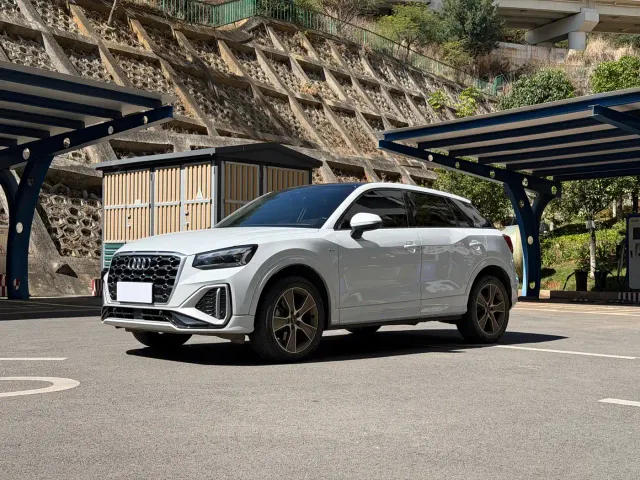 Фотография автомобиля — Audi Q2L