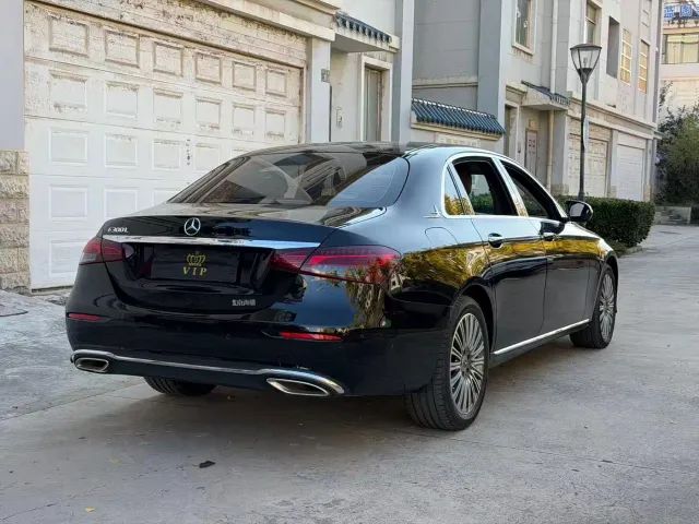Mercedes-Benz E-Class — Фото автомобиля 8