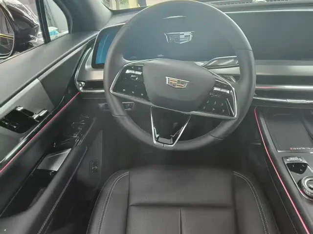 Cadillac XT5 — Фото автомобиля 9