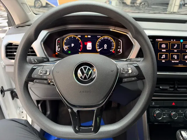 Volkswagen T-Cross — Фото автомобиля 10