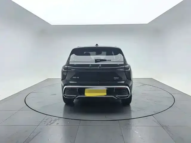 Hongqi HS3 — Фото автомобиля 4