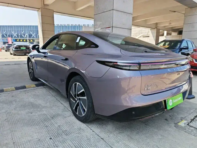 Exeed Exlantix ES 2025 Range Extender Max Urban Assist — Фото автомобиля 4