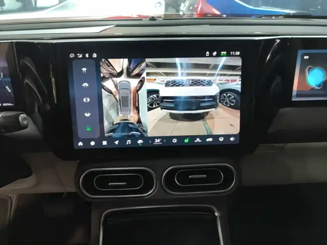 Leapmotor C11 — Фото автомобиля 12