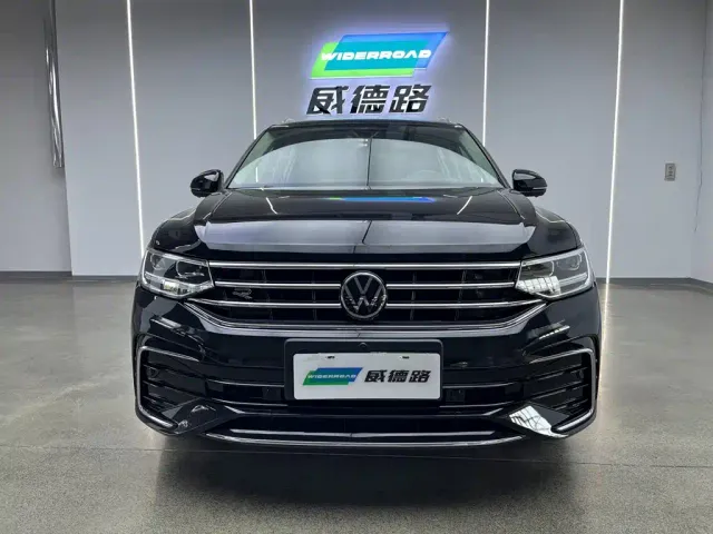 Volkswagen Tiguan L — Фото автомобиля 2
