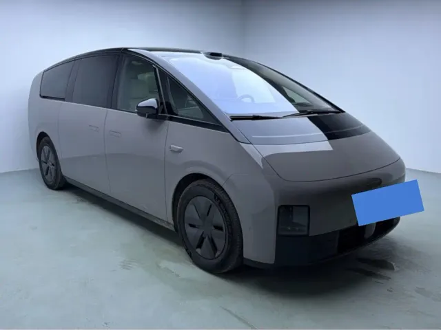 Li Auto MEGA — Фото автомобиля 3