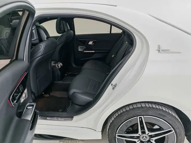 Mercedes-Benz C-Class — Фото автомобиля 19
