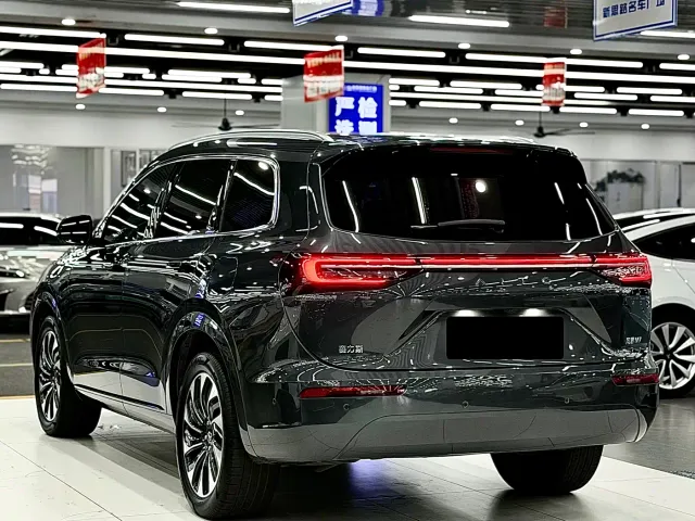 Aito M7 — Фото автомобиля 4