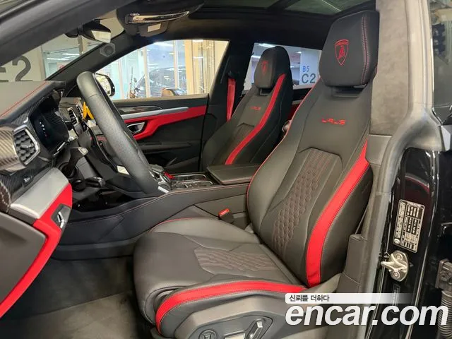 Lamborghini Urus — Фото автомобиля 12