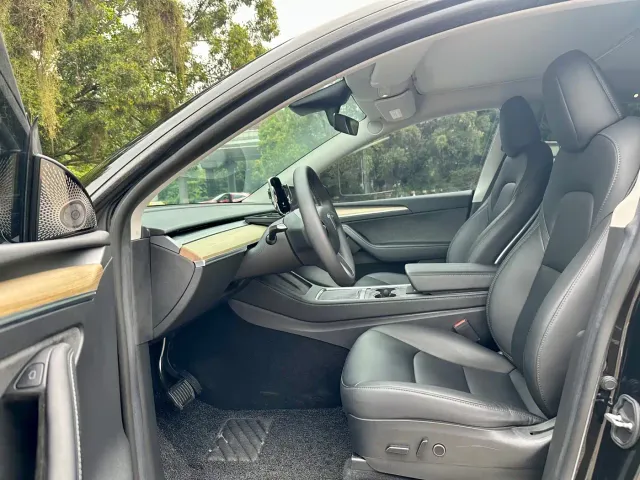 Tesla Model Y 2022 Facelift Rear-Wheel Drive Version — Фото автомобиля 5