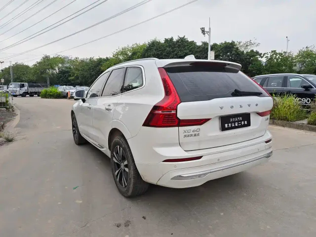 Volvo XC60 — Фото автомобиля 6