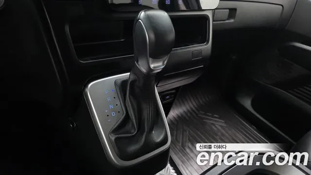 Hyundai Staria Staria Карго 5 мест — Фото автомобиля 9