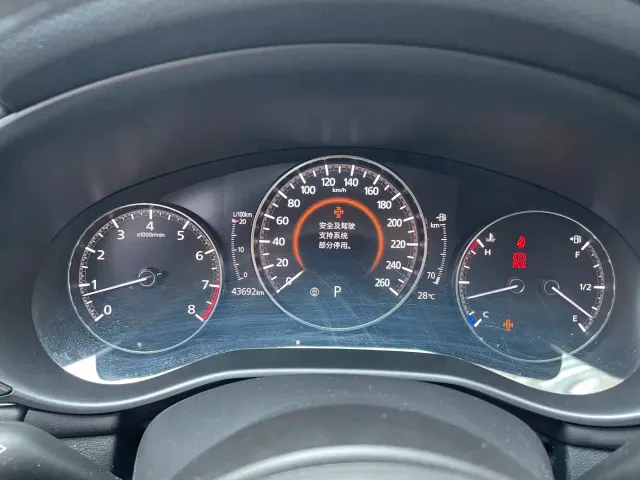 Mazda Axela — Фото автомобиля 16