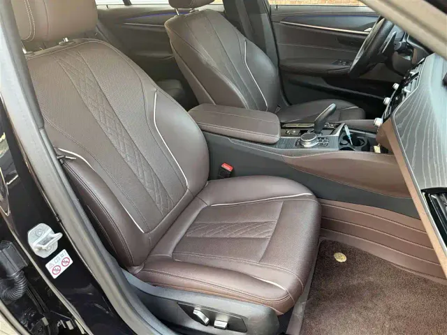 BMW 5 Series — Фото автомобиля 13
