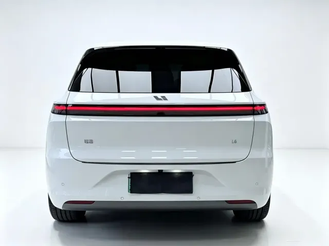 Li Auto L6 — Фото автомобиля 12