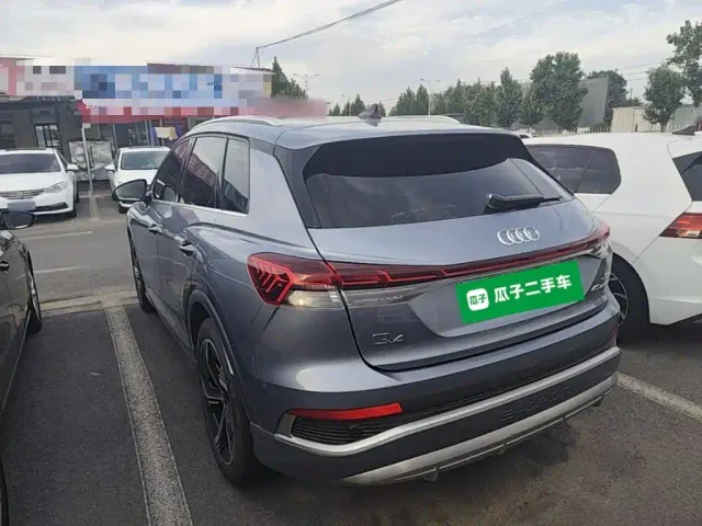 Audi Q4 e-tron — Фото автомобиля 4