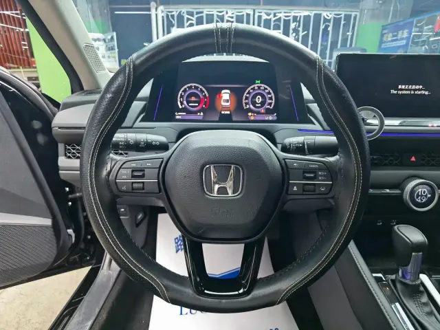 Honda Accord — Фото автомобиля 10