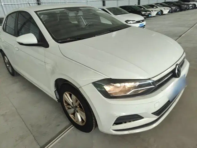 Volkswagen Polo — Фото автомобиля 3