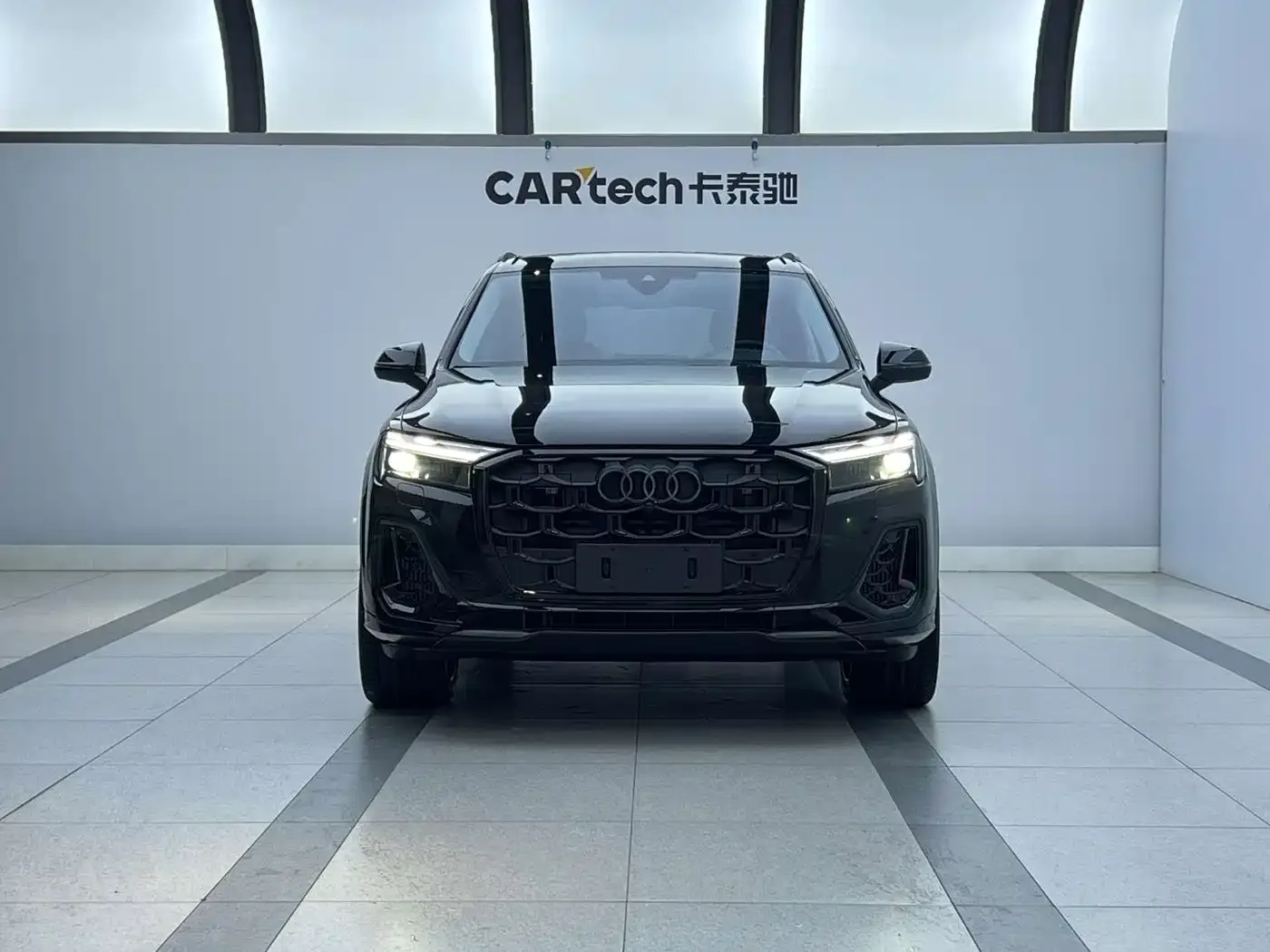 Audi Audi Q7 2025 55 TFSI quattro S line Black Warrior — Фото автомобиля 2