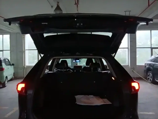 Toyota RAV4 — Фото автомобиля 18