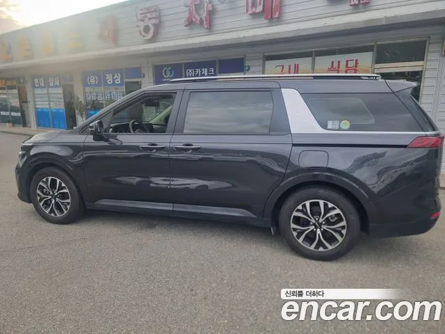 Kia Carnival Generation 4 — Фото автомобиля 6