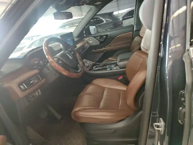Lincoln Aviator — Фото автомобиля 14