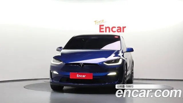 Tesla Model X — Фото автомобиля 3