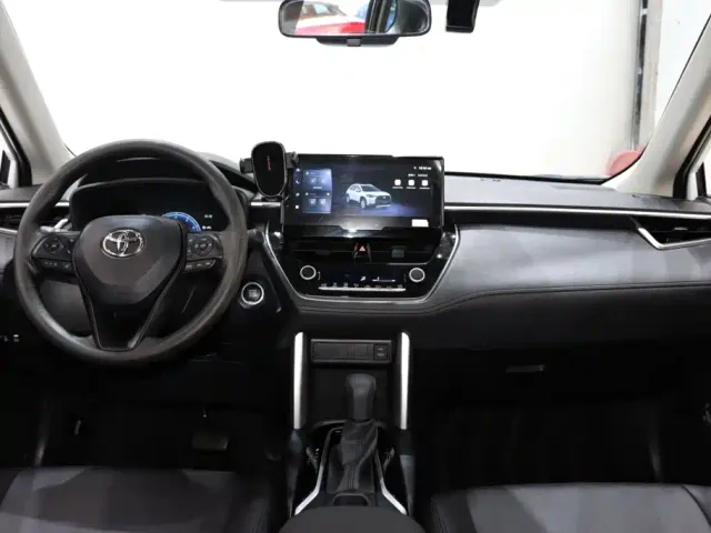 Toyota Corolla Cross — Фото автомобиля 12