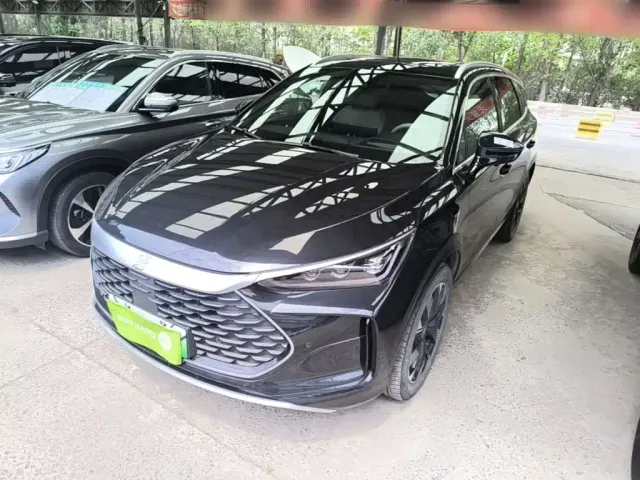 Фотография автомобиля — BYD Tang