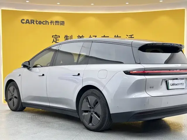 Li Auto i8 — Фото автомобиля 6