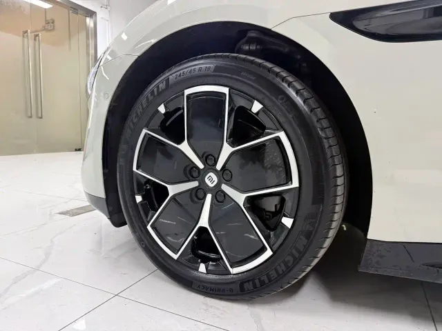 Xiaomi SU7 — Фото автомобиля 7