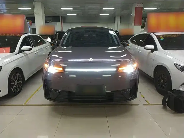 Leapmotor C10 — Фото автомобиля 2