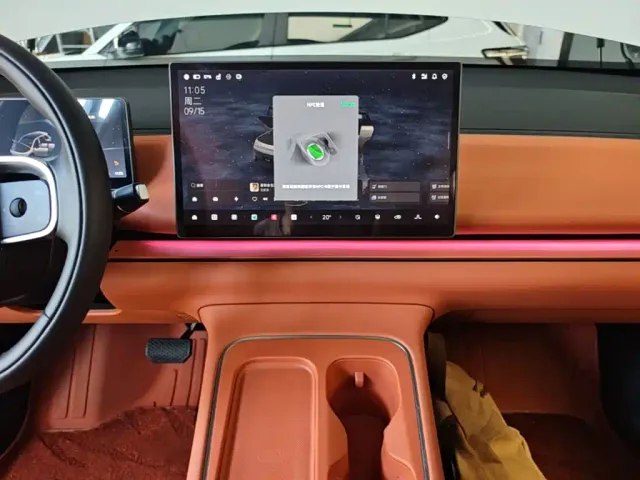 Leapmotor C10 — Фото автомобиля 12
