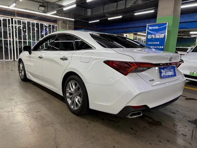 Toyota Avalon — Фото автомобиля 6