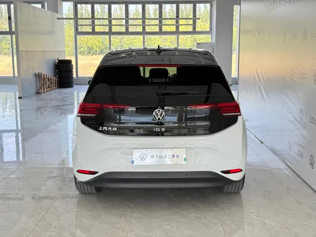 Volkswagen ID.3 — Фото автомобиля 12