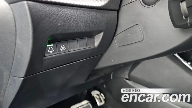 Peugeot 208 — Фото автомобиля 18
